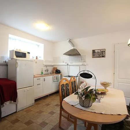 Apartment Csendes Apartman