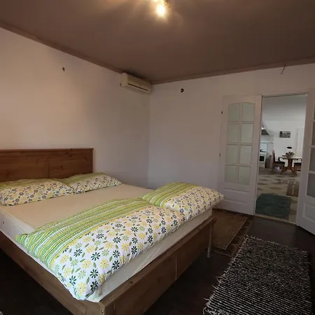 Csendes Apartman Apartment *