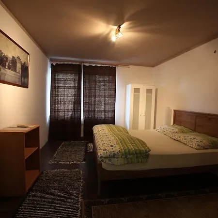 Apartment Csendes Apartman Tata