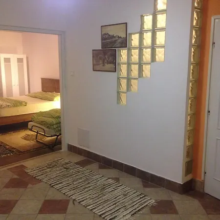 Csendes Apartman Tata