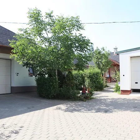 Csendes Apartman Apartment *